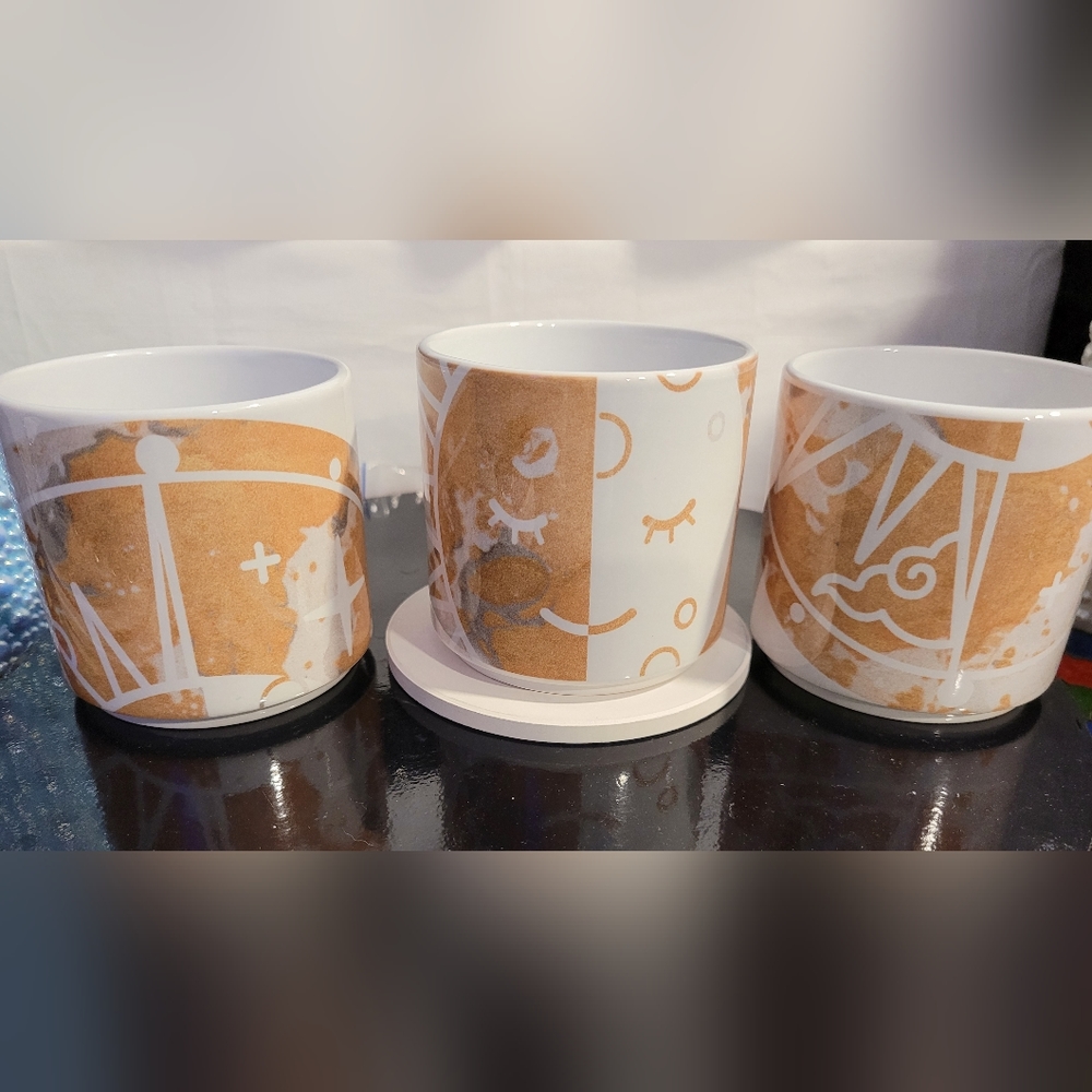 Stackable hand designed mugs - Picture 3 of 3